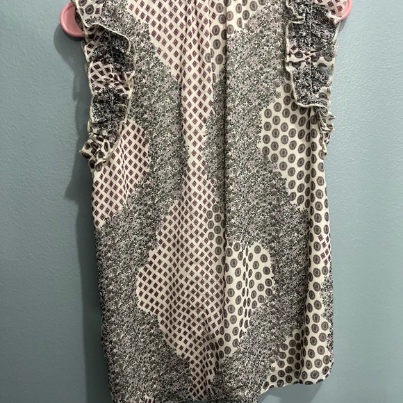 Floral ruffle split neck blouse, size M - Picture 6 of 12